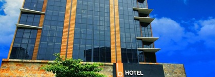 The B Hotel