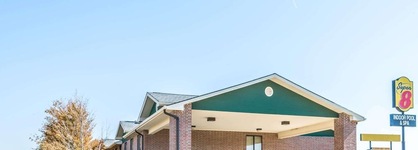Super 8 By Wyndham Salina I-70