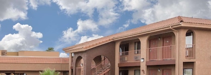 Howard Johnson By Wyndham St. George Hotel & Suites