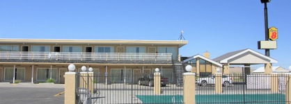 Super 8 By Wyndham Wells