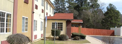 Hometown Inn & Suites