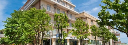 Hotel Holiday