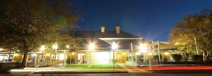 Nightcap At Macquarie Inn