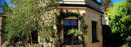 Cocknbull Boutique Hotel