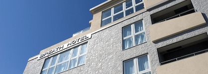 Breath Hotel