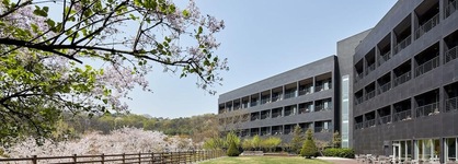 Rolling Hills Hotel