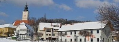 Hotel 365