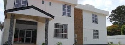 Luxe Suites Hotel
