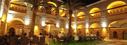Cesme Kanuni Kervansaray Historical Hotel