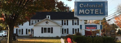 Colonial Motel