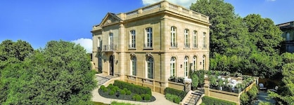 La Grande Maison De Bernard Magrez