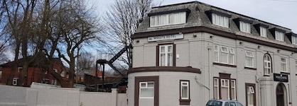 Oyo Weaste Hotel