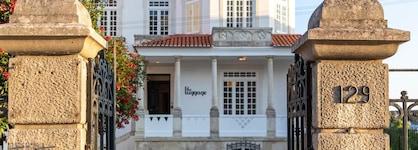 The Luggage Hostel & Suites