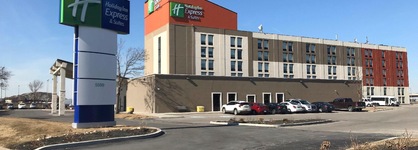 Holiday Inn Express & Suites Toronto Airport West By Ihg