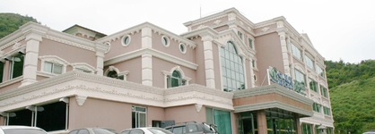 Ucastle Hotel