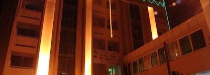 Adot Tina Hotel
