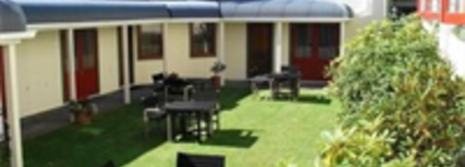 Ducks & Drakes Boutique Motel & Backpackers