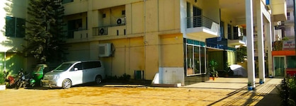 Uni Resort