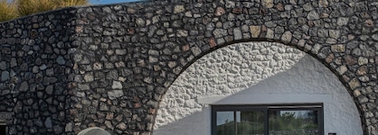 Santo Pure Oia Suites & Villas