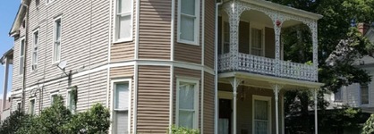 Laurel Manor Bed And Breakfast