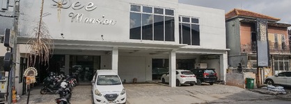 Dee Mansion