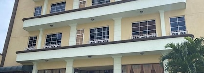 Ever Green Hotel