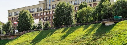 Tom River Plaza