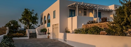 Eiriana Luxury Suites