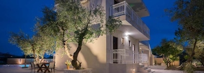 Memories Apartments