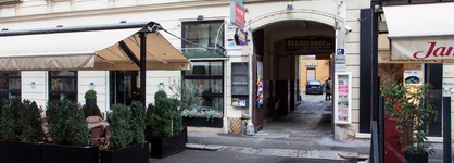 Tesla Boutique Apartments & Rooms