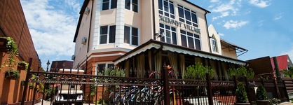 Zhemchug Village Hotel