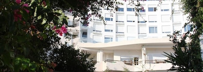 Bougainville Bay Hotel