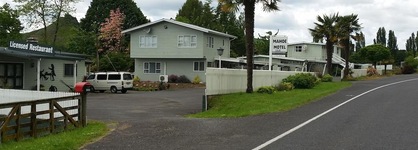Mahoe Motel Bar n Grill