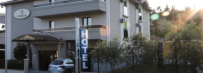 Hotel Holiday