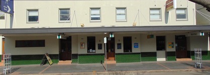 Walshs Hotel