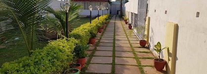 New Hotel Shiva