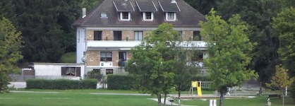 Hotel Restaurant La Chaumiere Du Lac