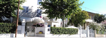 Petit Hotel
