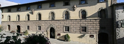 Palazzo Squarcialupi