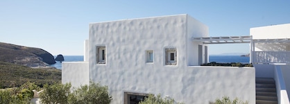 Milos Breeze Boutique Hotel