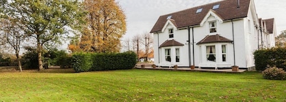 Hookwood Lodge London Gatwick