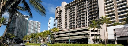 Aqua Palms Waikiki