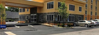 Comfort Inn And Suites Mills Ave