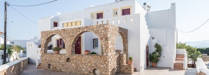 Ariadne Hotel