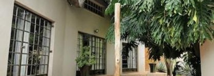 Aerotropolis Guest Lodge