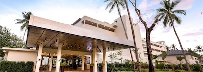 X10 Khaolak