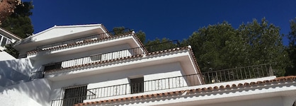 Apartamentos Agora Atalayas