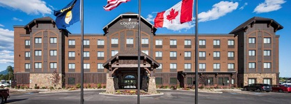 Glacier International Lodge