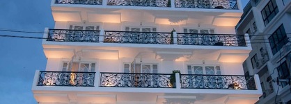 La Seine Hotel