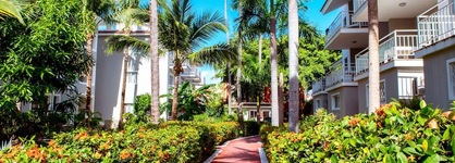 Ducassi Suites Rooftop Pool Beach Club & Spa
